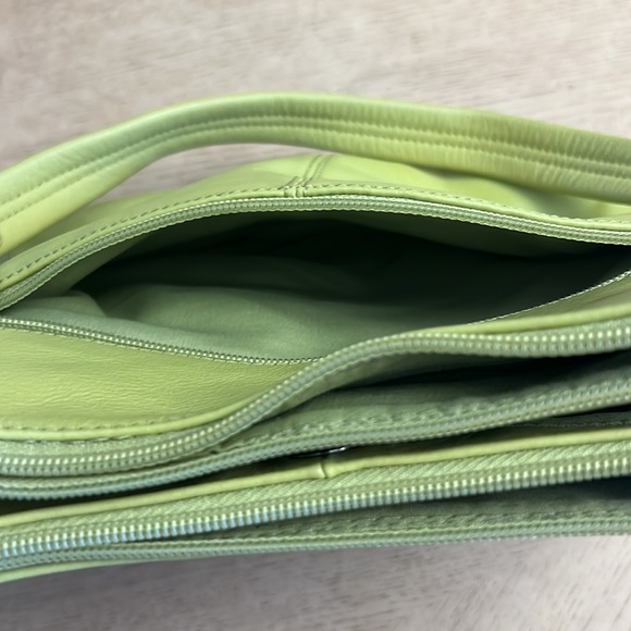 Stone Mountain leather purse. Like new. Silver Hardware. Shoulder length strap - Picture 6 of 6